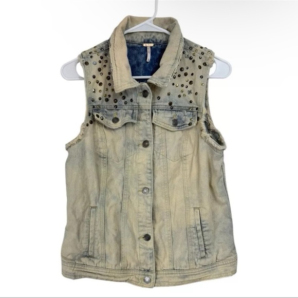 Free People Size Medium Vest Denim Bleach Wash Studded Distressed Frayed Cotton - Picture 1 of 6